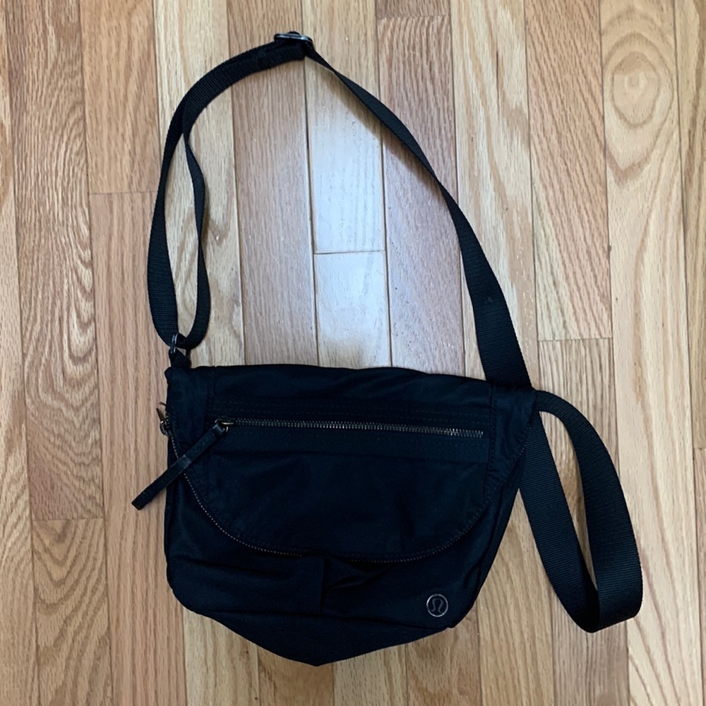 Lululemon Festival Bag Black Nylon Crossbody 5L